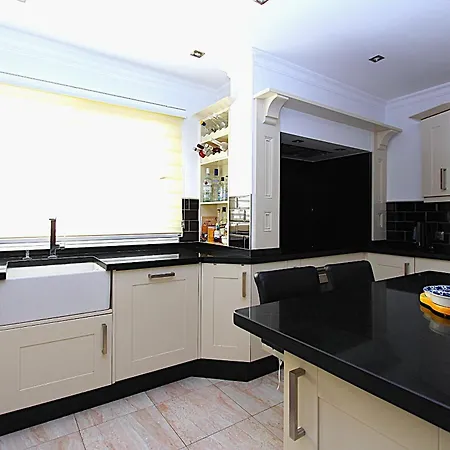 Vila Casa Isabella With Heated Pool