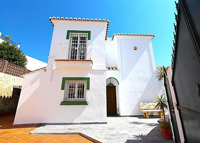Willa Casa Isabella With Heated Pool Nerja
